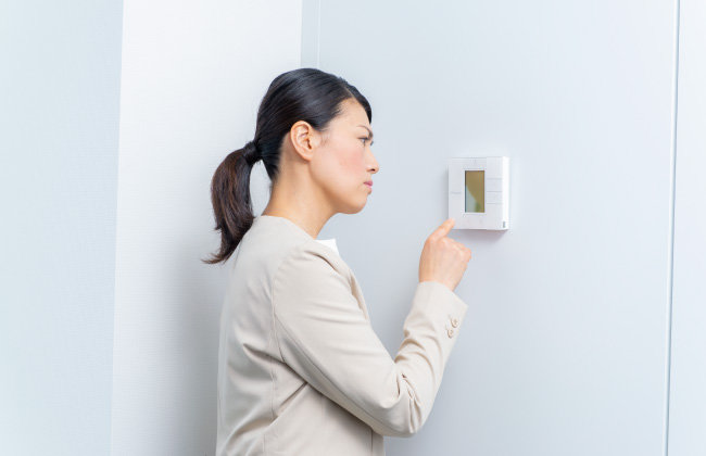 DAIKIN 業務用エアコン　白　1年使用　 うるさらX 標準取付工事費込 エアコン おもに18畳 ダイキン うるさら